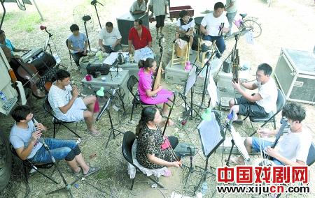 小皇后豫剧团<wbr><wbr>走向农村<wbr>走向市场<wbr>走向未来