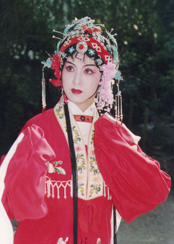 应国英