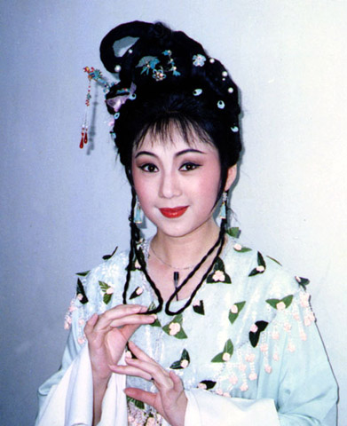 越剧演员-华怡青简介