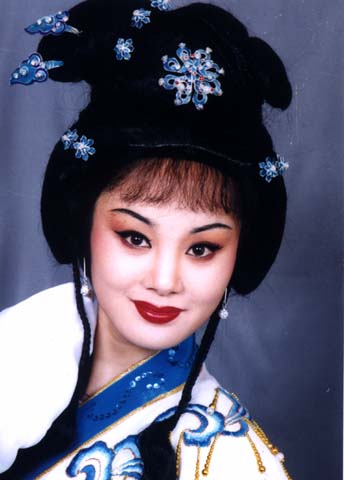 越剧演员-黄美菊简介