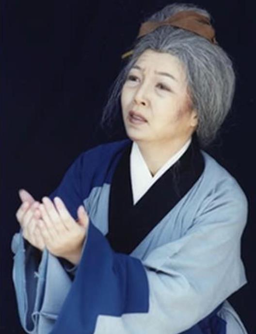 闻彩珍
