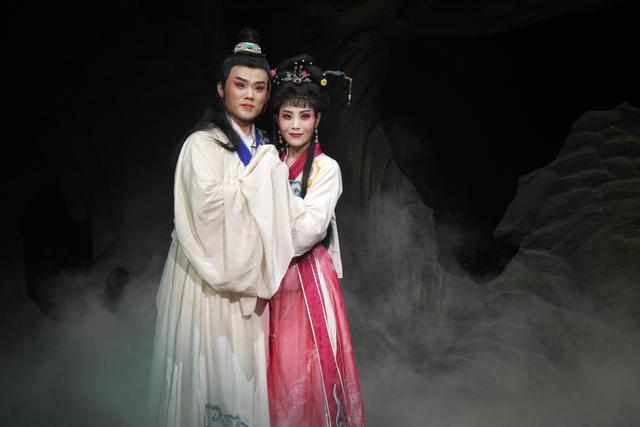 五音戏《云翠仙》在孟子故里上演